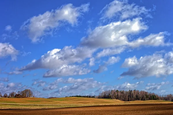 Terra e nuvole . — Foto Stock