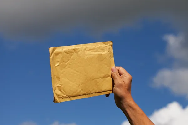 Envelope amarelo . — Fotografia de Stock