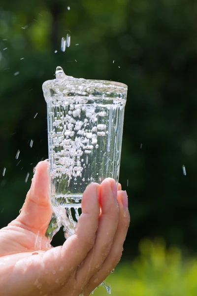 Glas water. — Stockfoto