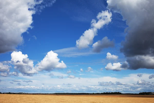 Clouds over land. — Stock Photo, Image