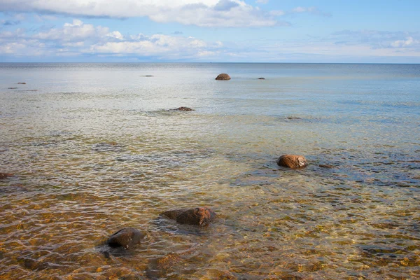 Stenen in Baltische Zee. — Stockfoto