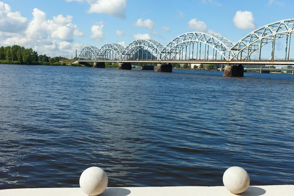 Riga demiryolu Köprüsü, Letonya. — Stok fotoğraf