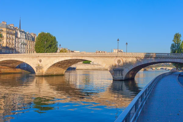 Louis philippe brug in Parijs. — Stockfoto