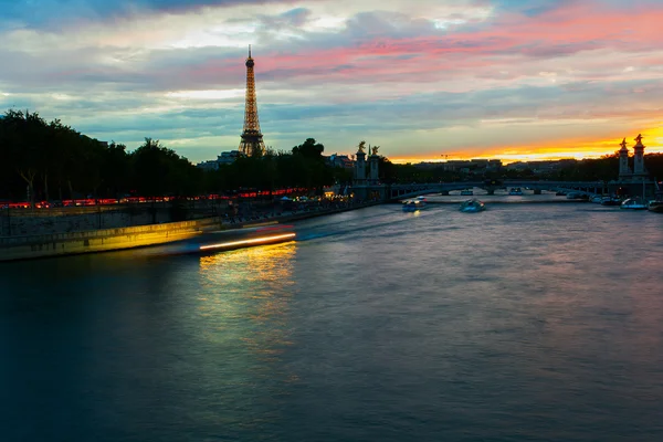 Akşamları, paris, Fransa. — Stok fotoğraf