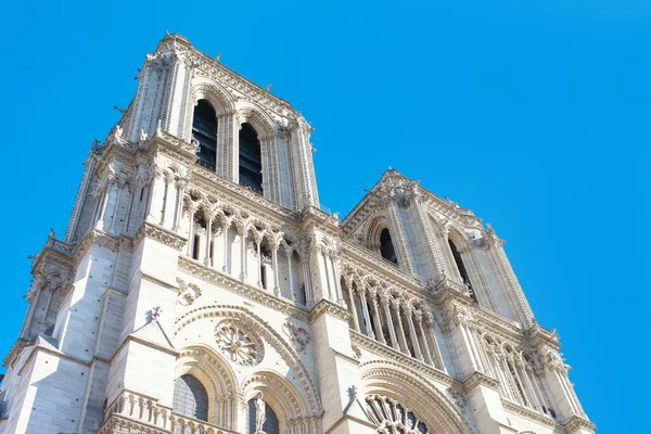 Věže katedrály notre dame, Paříž. — Stock fotografie
