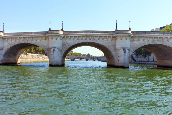 Mosty w Paryżu. — Zdjęcie stockowe