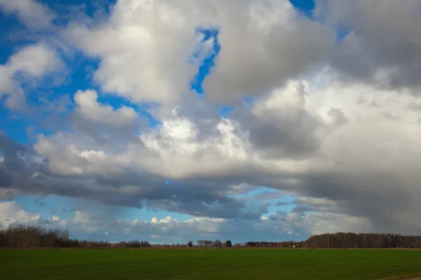 Große Wolken. — Stockfoto