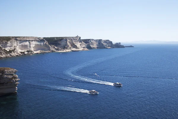 Средиземное море в Bonifacio, Корсика . — стоковое фото