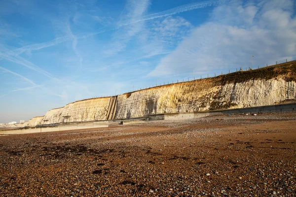 ブライトン、イギリスの近くの海岸. — ストック写真