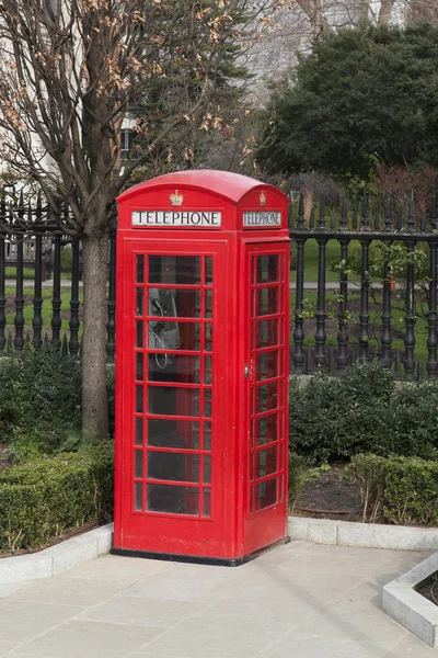 Rode telefooncel, Londen. — Stockfoto