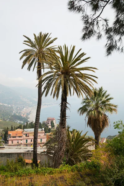 Vue sur Taormine, Sicile . — Photo