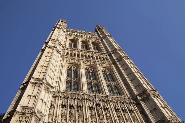 Arhitectur detalj av kamrarna i parlamentet, london. — Stockfoto