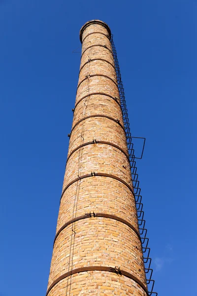 Mursten skorsten . - Stock-foto