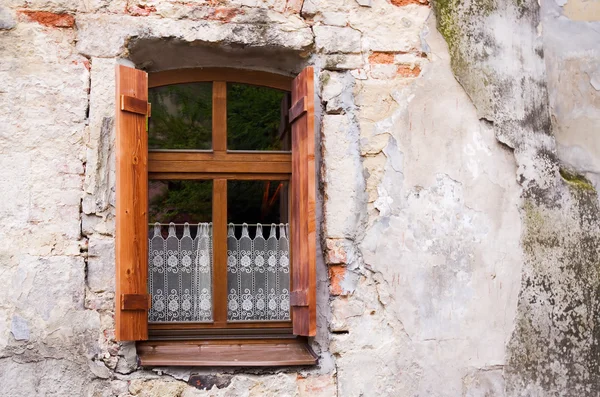 Altes Fenster — Stockfoto