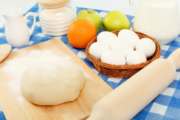 Different products to make bread — Stock Photo, Image