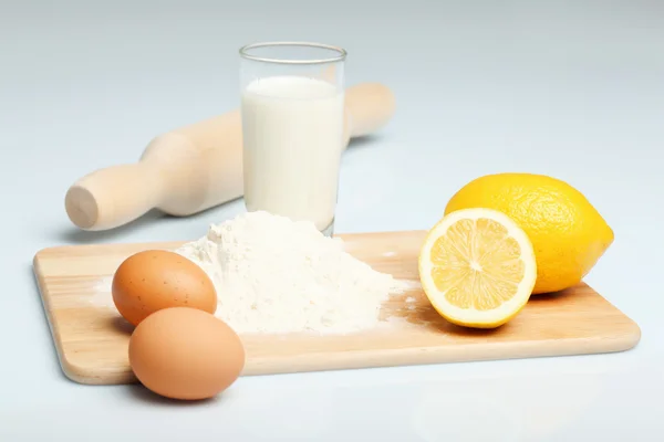 Different products to make bread — Stock Photo, Image