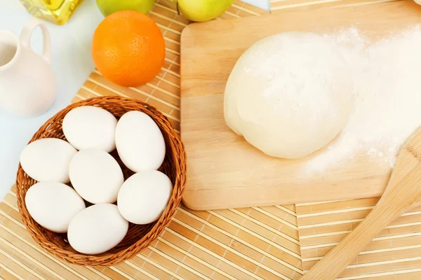 Verschiedene Produkte zum Brotbacken — Stockfoto