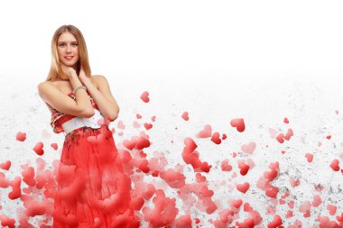 Kırmızı elbiseli Beautyful genç kadın