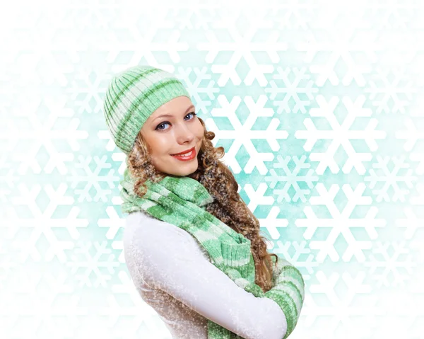 Fiatal nő visel meleg pulóver — Stock Fotó