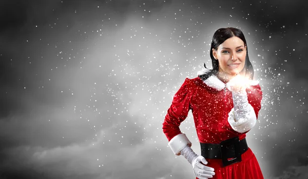 Retrato de niña vestida con ropa de santa claus — Foto de Stock