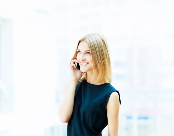 Young pretty business woman... — Stock Photo, Image