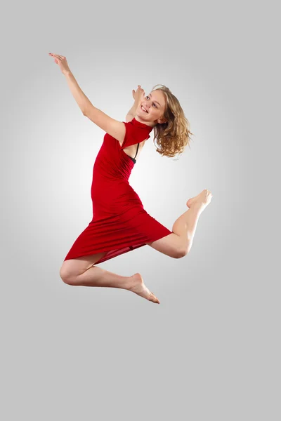 Junge Tänzerin springt — Stockfoto