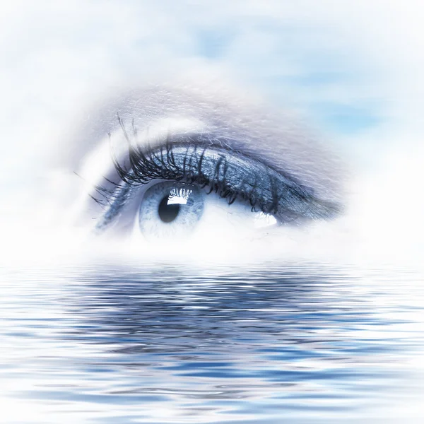 Olho com vista panorâmica da água — Fotografia de Stock