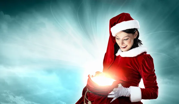 Bella ragazza in costume da Babbo Natale — Foto Stock