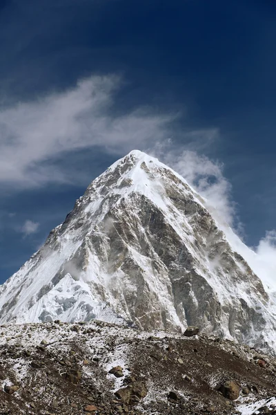 Schneebedeckte Berge — Stockfoto