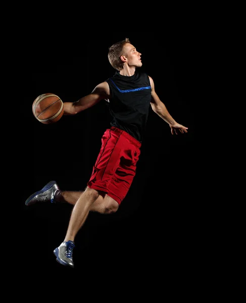 Basketballspieler mit Ball — Stockfoto