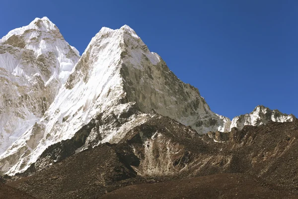 Montañas nevadas — Foto de Stock