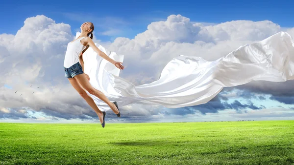 Modern style dancer against blue sky — Stock Photo, Image