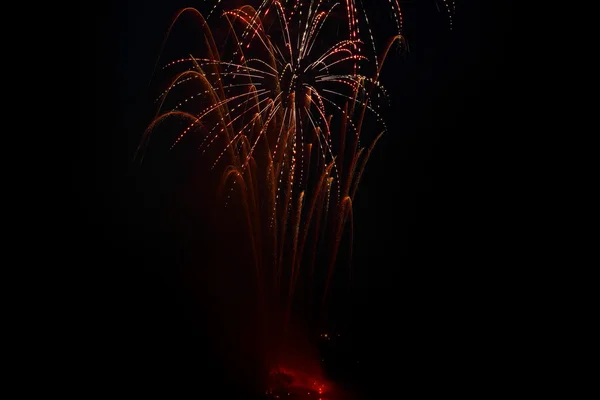 Fogos de artifício brilhantemente coloridos — Fotografia de Stock