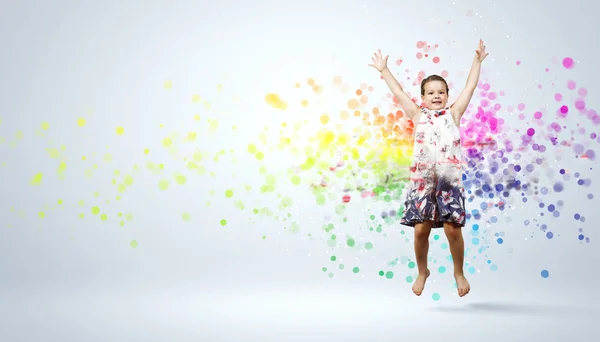 Feliz niño saltando — Foto de Stock