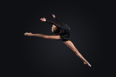 jimnastikçi elbise poz içinde genç bir kadın