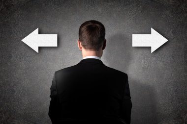 iş kişi gelecekteki yönünü seçin