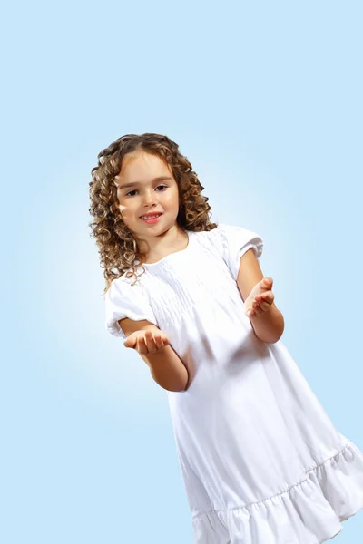 Portrait of a cute little girl — Stock Photo, Image