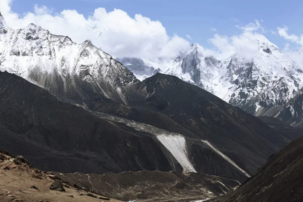 Montañas nevadas — Foto de Stock