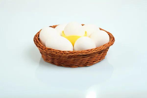 White chicken eggs — Stock Photo, Image