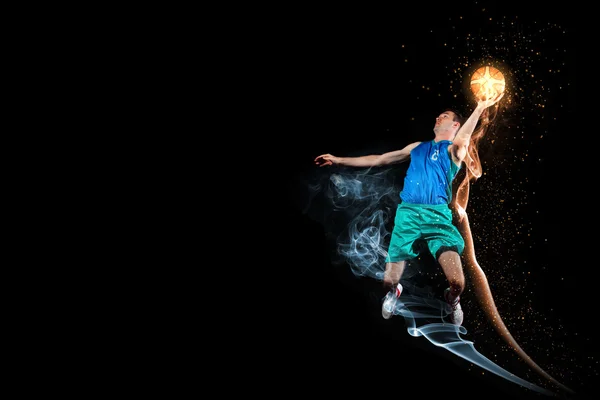 Joueur de basket avec une balle — Photo