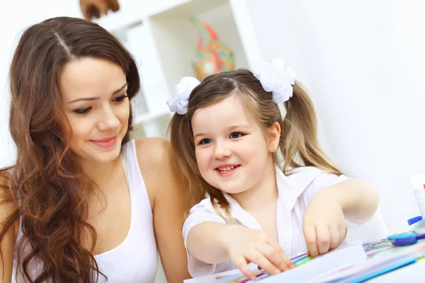 Mother and daughter studying — Stock Photo, Image