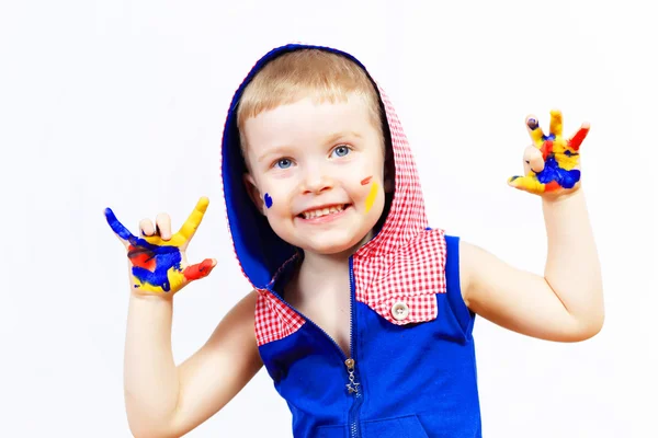 Glückliches Kind mit Farbe auf den Händen — Stockfoto