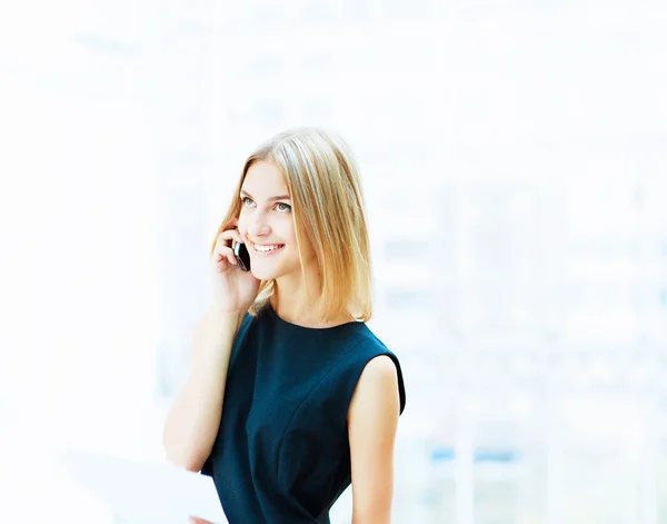 Young pretty business woman... — Stock Photo, Image