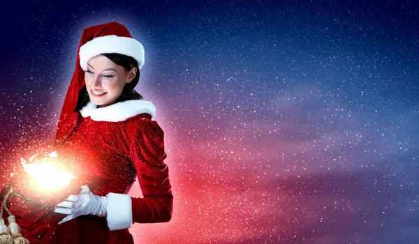 美丽的女孩在圣诞老人服装 — 图库照片