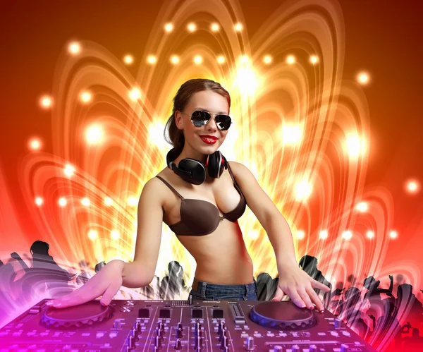 DJ en mixer — Stockfoto