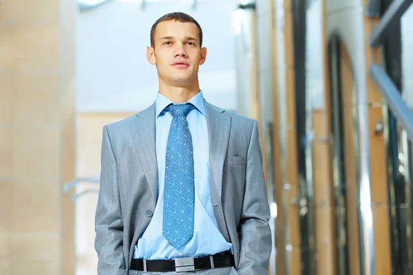 Portrait of happy smiling young businesman — Stock Photo, Image