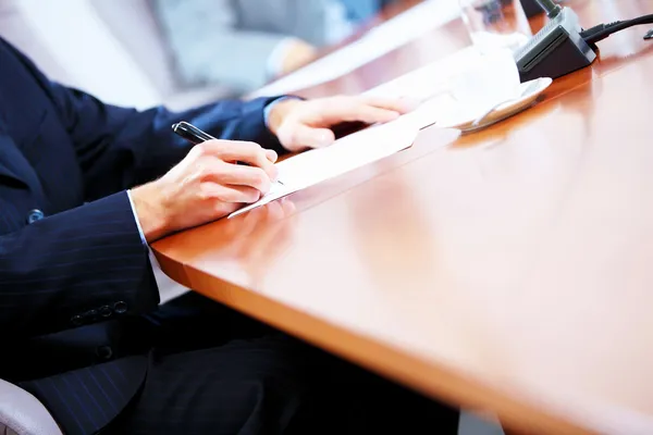 Handelspapieren op tafel — Stockfoto