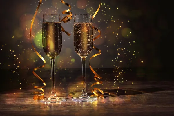 Ochelari de șampanie la petrecerea de Anul Nou — Fotografie, imagine de stoc
