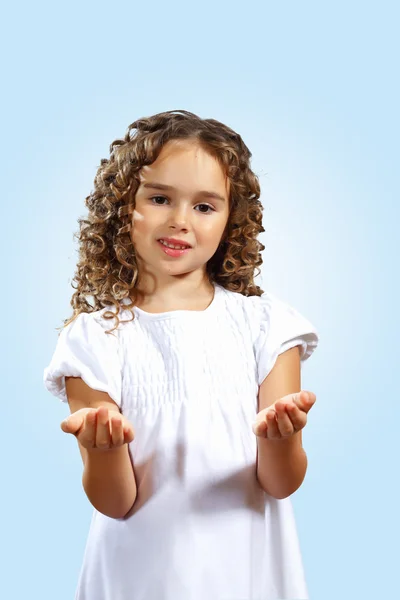 Portrait of a cute little girl — Stock Photo, Image