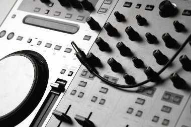 DJ Karıştırıcı